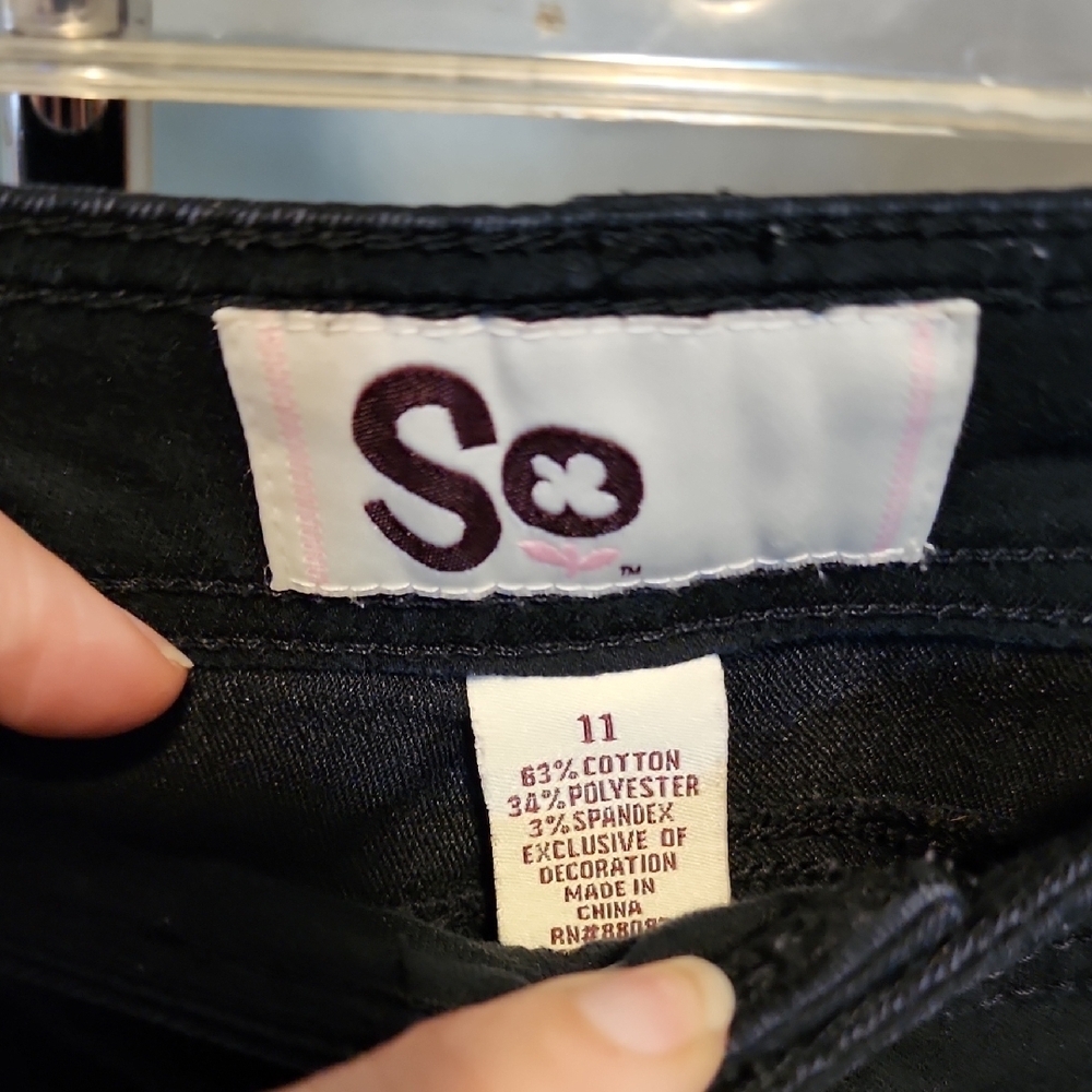SO Black Ankle Cropped Jeans - Picture 2 of 6